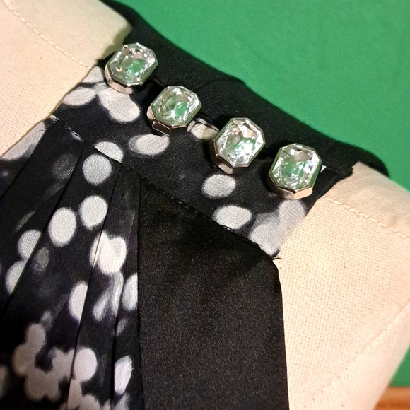 Hailey Dress - Picture 2 of 6